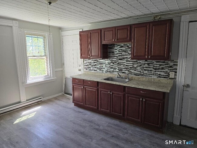 219 Woodlawn Terrace Unit 3rd floor