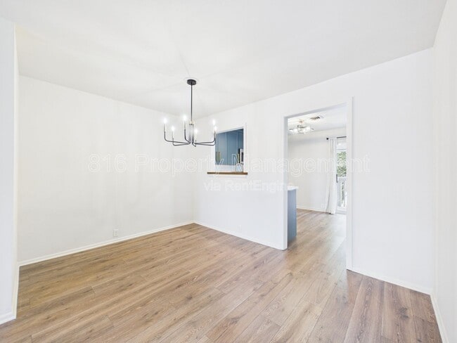 Photo - 439 W 104th St