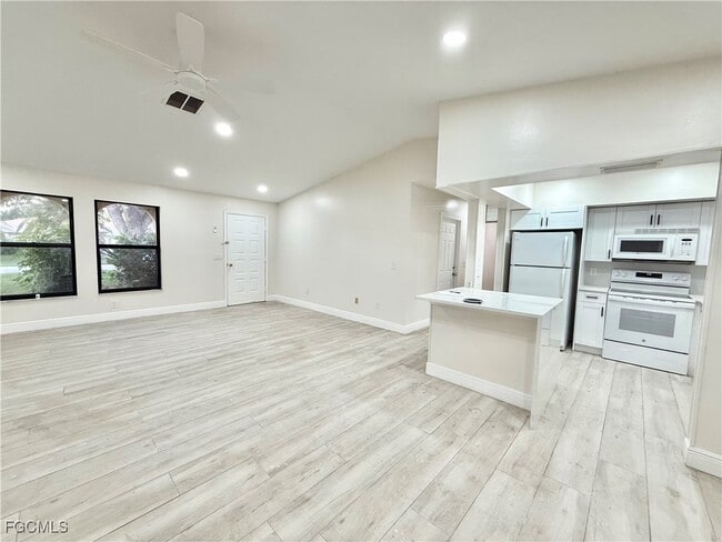 Photo - 1420 SE 19th St