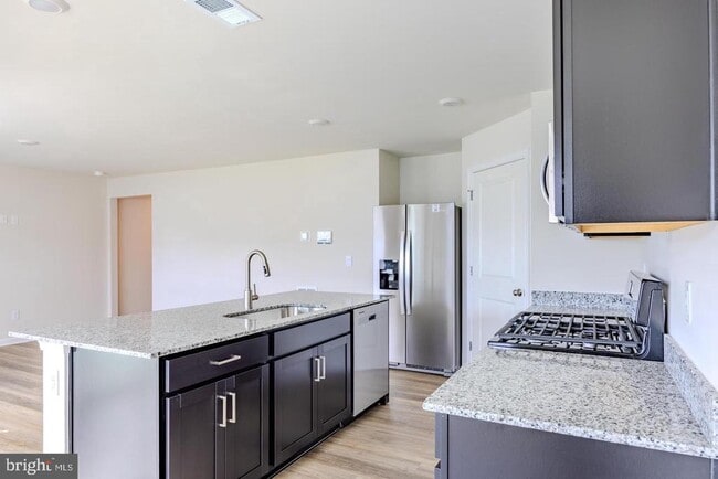 Photo - 110 Charing Cross Dr