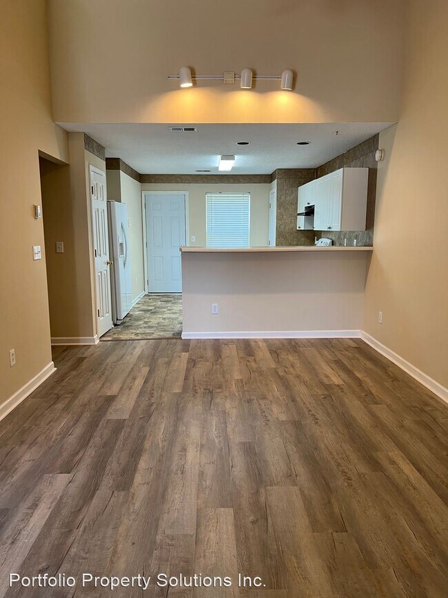 Photo - 3 br, 2.5 bath House - 25 Lakeside Circle