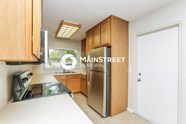 Photo - 3 Bedroom Pet-Friendly Home in ORLANDO, FL with Main Street Renewal