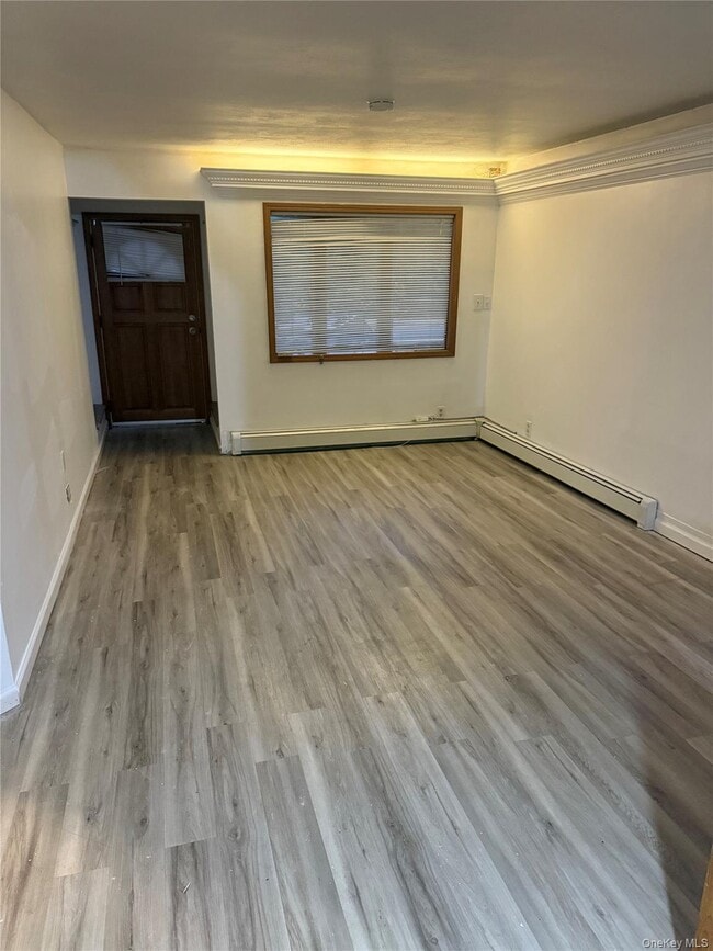 Photo - 178 Commack Rd