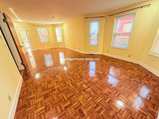 Building Photo - 10 Packard Ave Unit 1