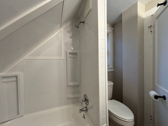 Photo - 3 Bedroom 1 Bath, Single Family Home, Lyell - Otis Neighborhood!