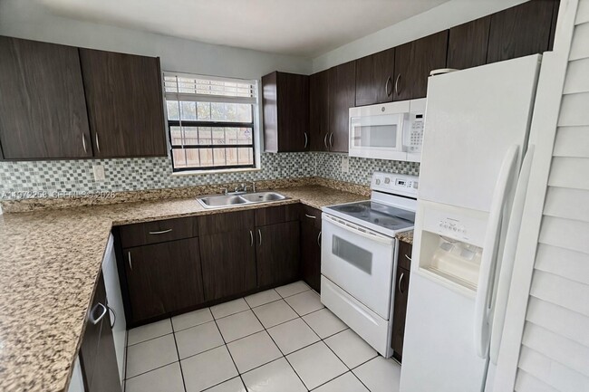 Photo - 10900 NW 7th St Unit 101