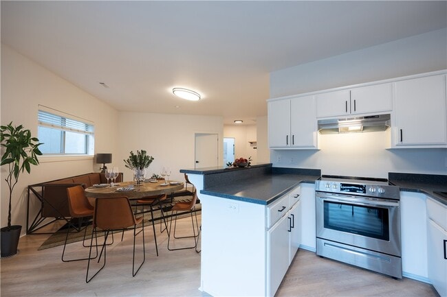 Photo - 300 SW 6th St Unidad 20