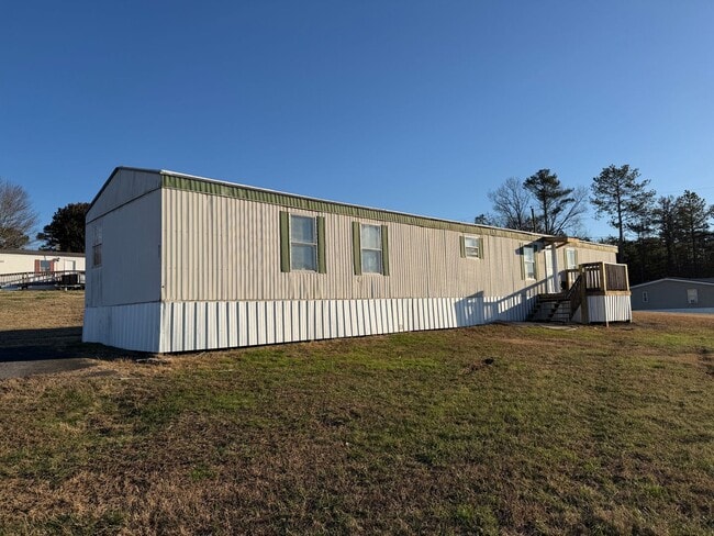 Building Photo - 951 N Bucks Pocket Rd SE