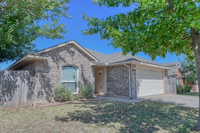 Building Photo - Beautiful Home in Central Norman!