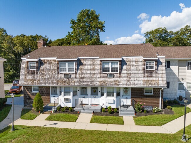 Photo - Birchwood on the Green