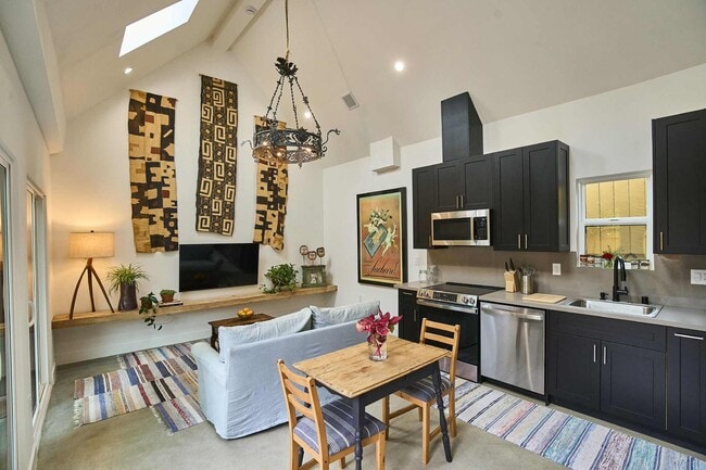 Building Photo - 2074 W 27th St Rental