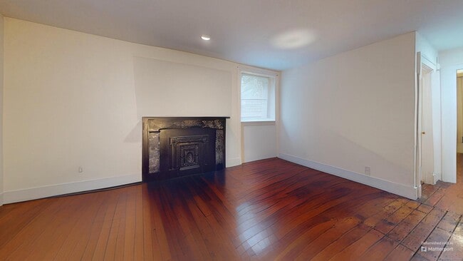 Building Photo - 584 Chapel St Rental