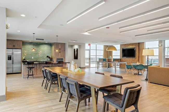 555 Ross apartments — community photo