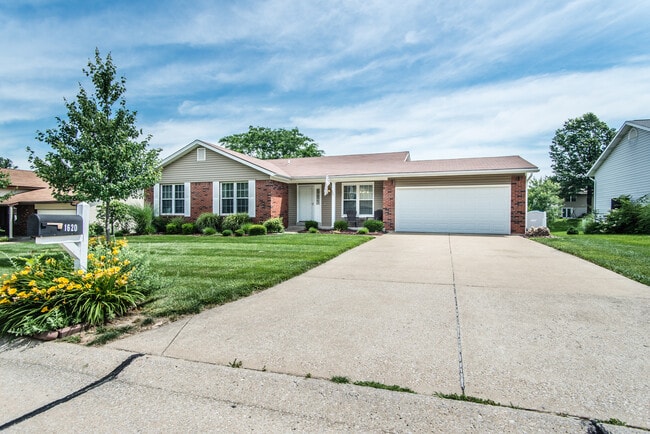 Photo - 1620 Dahlia Ct