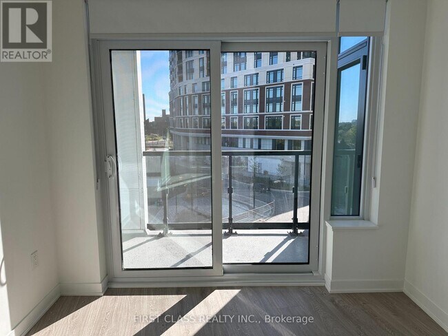 Photo - 2495 Eglinton Ave W Unité 316