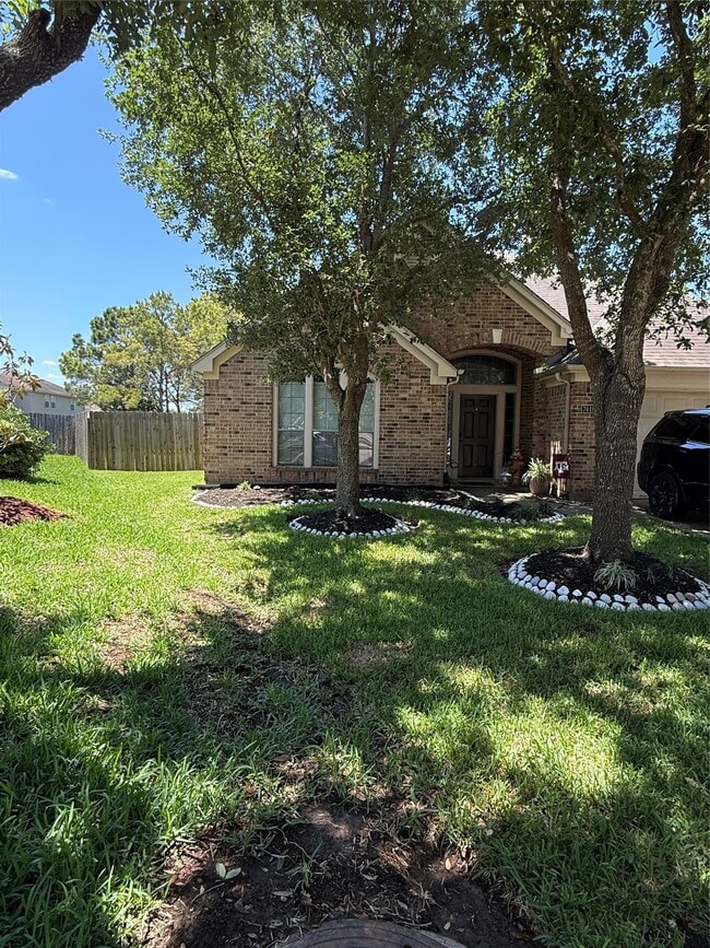 Photo - 7418 Lakesage Ln