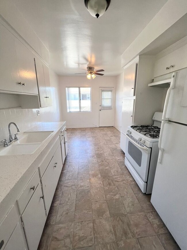 Acacia Apartments