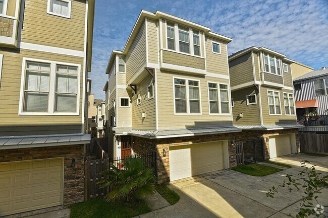 Building Photo - 2441 Charleston St Rental