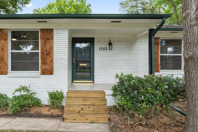 Photo - 1202 Spruce Dr