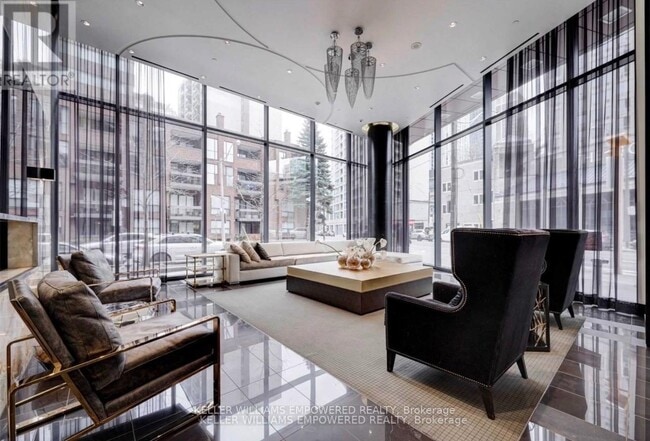 Photo - 32 Davenport Rd Unité 705