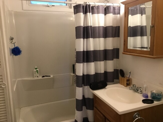 Photo - 1023 Downer Ave Unidad 1st