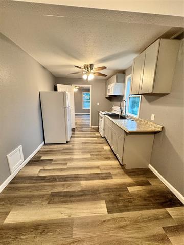 Photo - 303 E 6th St