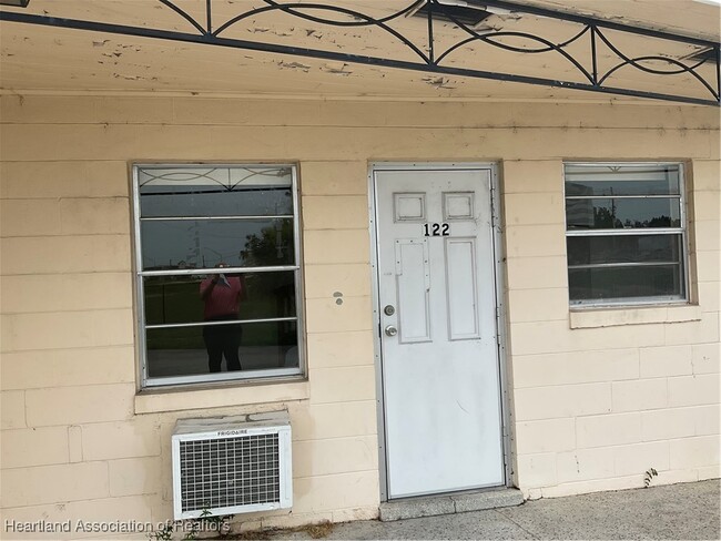 Photo - 1001 Lakeview Dr