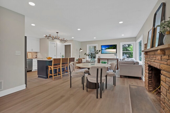 Photo - 2095 McCoy Rd