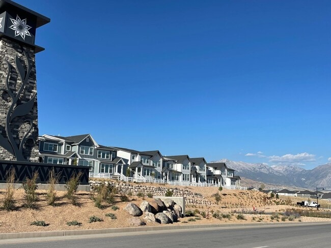 Photo - HUGE Townhome For Rent in Saratoga Springs!!