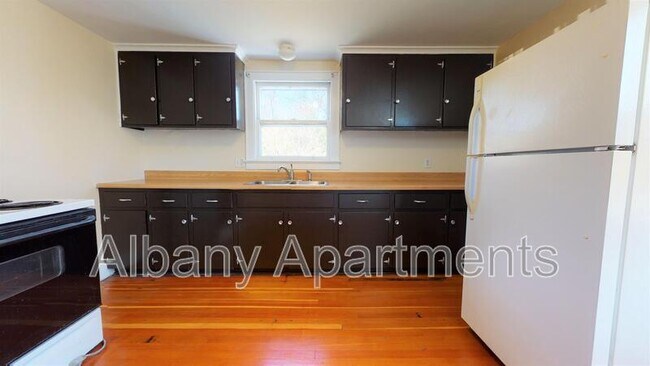 Photo - 63 Wellington Ave