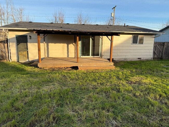 Photo - Updated 3 bedroom 1 bathroom house!