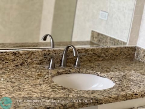 Photo - 447 NE 195th St