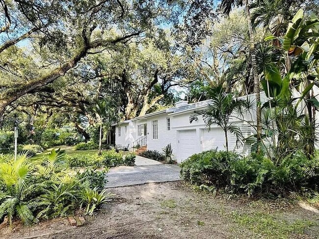 Photo - 400 NE 86th St