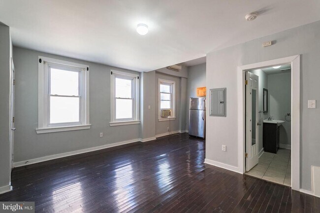 Photo - 1249 S 21st St Unit 1R