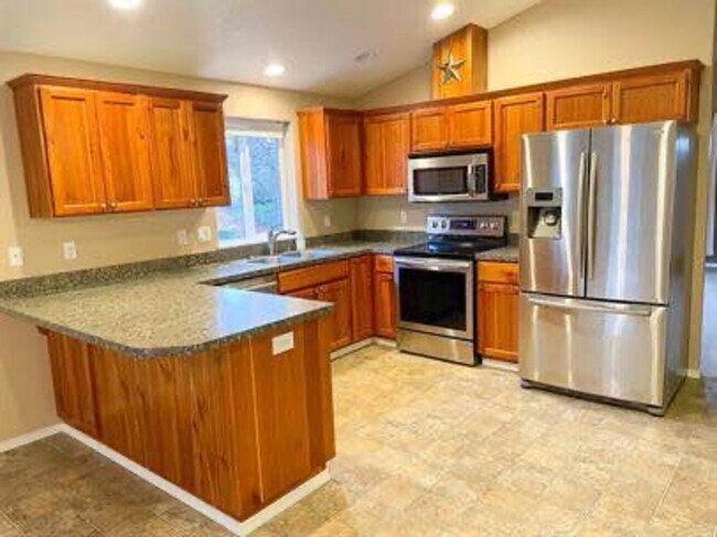 Photo - 6913 Owl Dr SE House