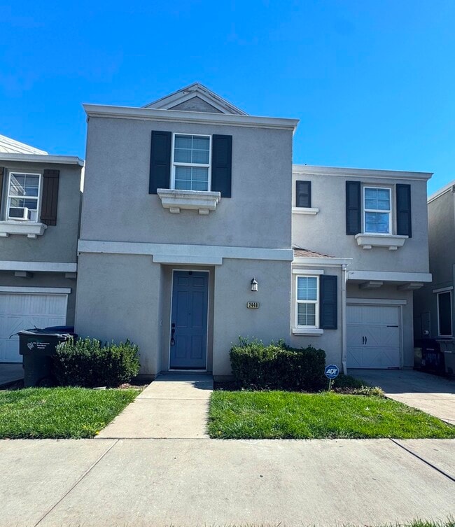 Photo - Gorgeous 3 bedroom for rent