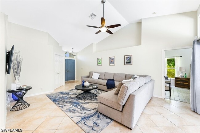 Photo - 589 Lambton Ln