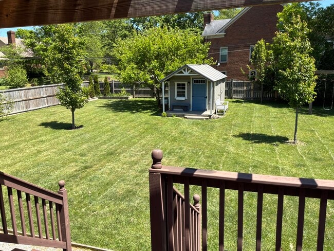 Photo - 1104 Chinoe Rd