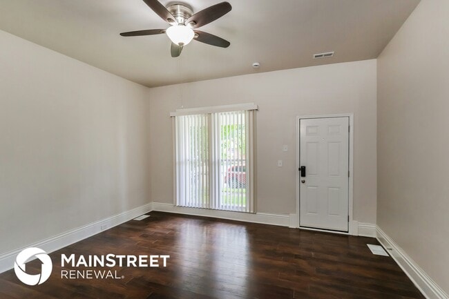 Photo - 529 Wainwright Ave