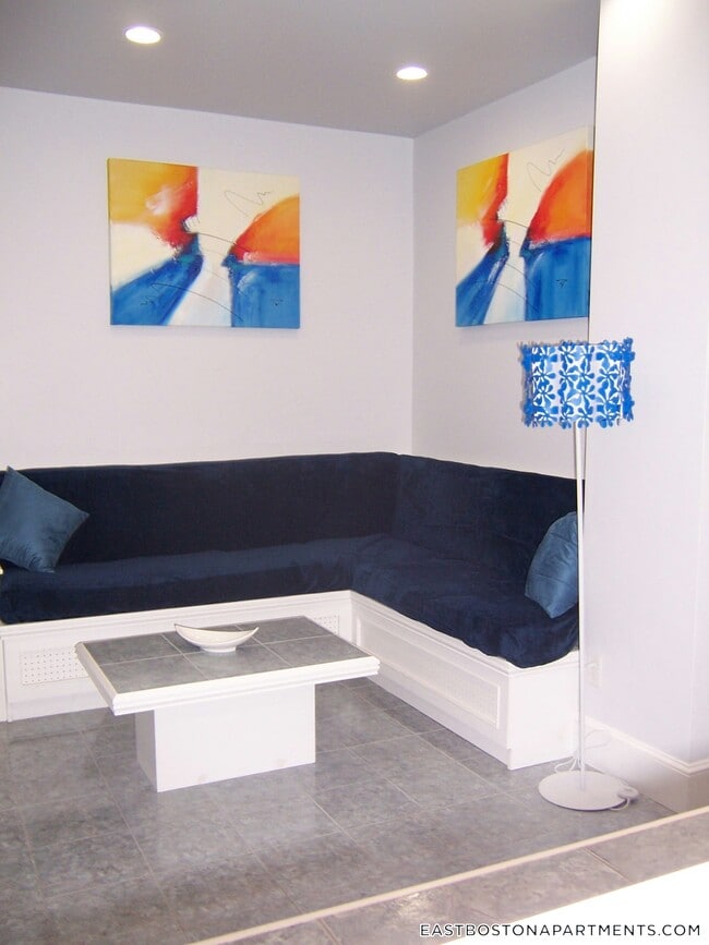 Building Photo - 188 Maverick St Rental