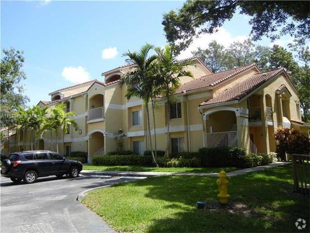 Building Photo - 2405 NW 33rd St Unit 1214 Rental