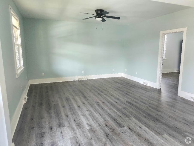 Building Photo - 818 Beaver Rd Unit 1 Rental
