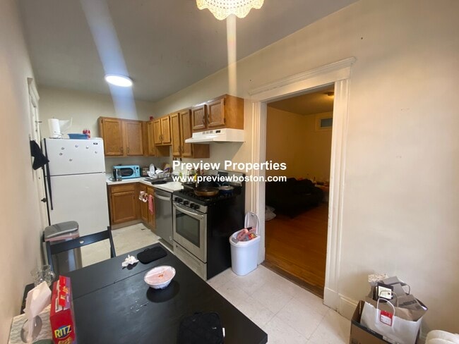 Building Photo - 50 Chester St Unit 9