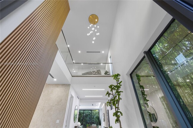 Photo - 807 SW 12th Ave
