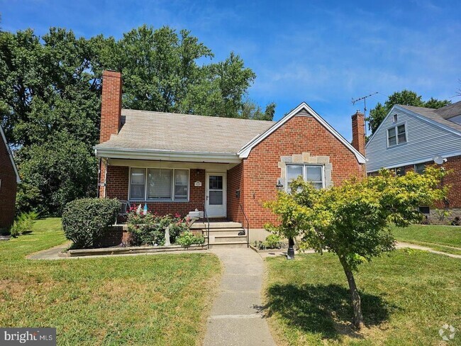 Building Photo - 3210 Woodring Ave Rental