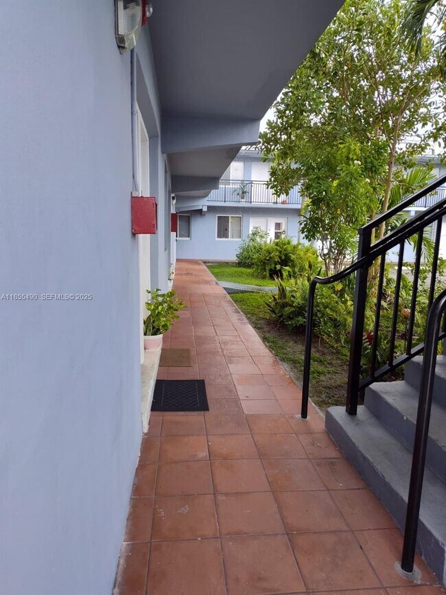 Building Photo - 655 Eldron Dr Unit 26