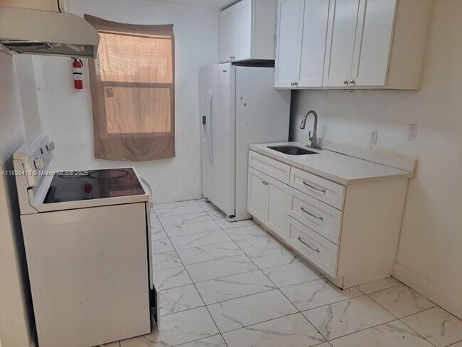 Photo - 301 NW 177th St Unidad 136