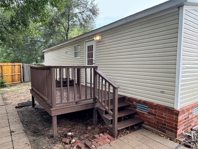 Building Photo - 16506 Leafy Meadow Dr