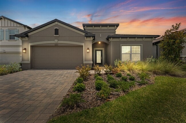 Building Photo - Absolutely stunning and practically brand-new 4 BR+ flex room(office)/3 BA/2-car garage executive...