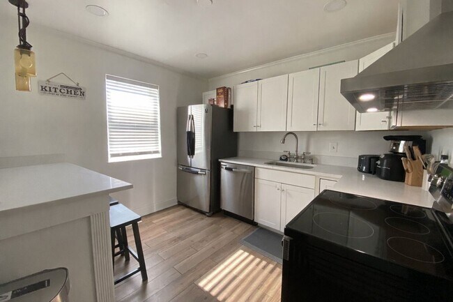 Photo - 7416 Rhondda Dr